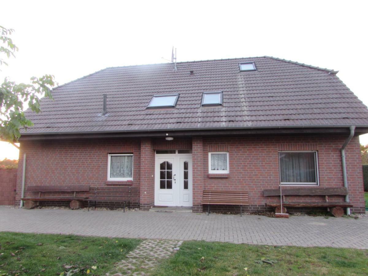 Apartmán Ferienhaus Mit 2 Fewo In Mecklenburg Wesenberg Exteriér fotografie
