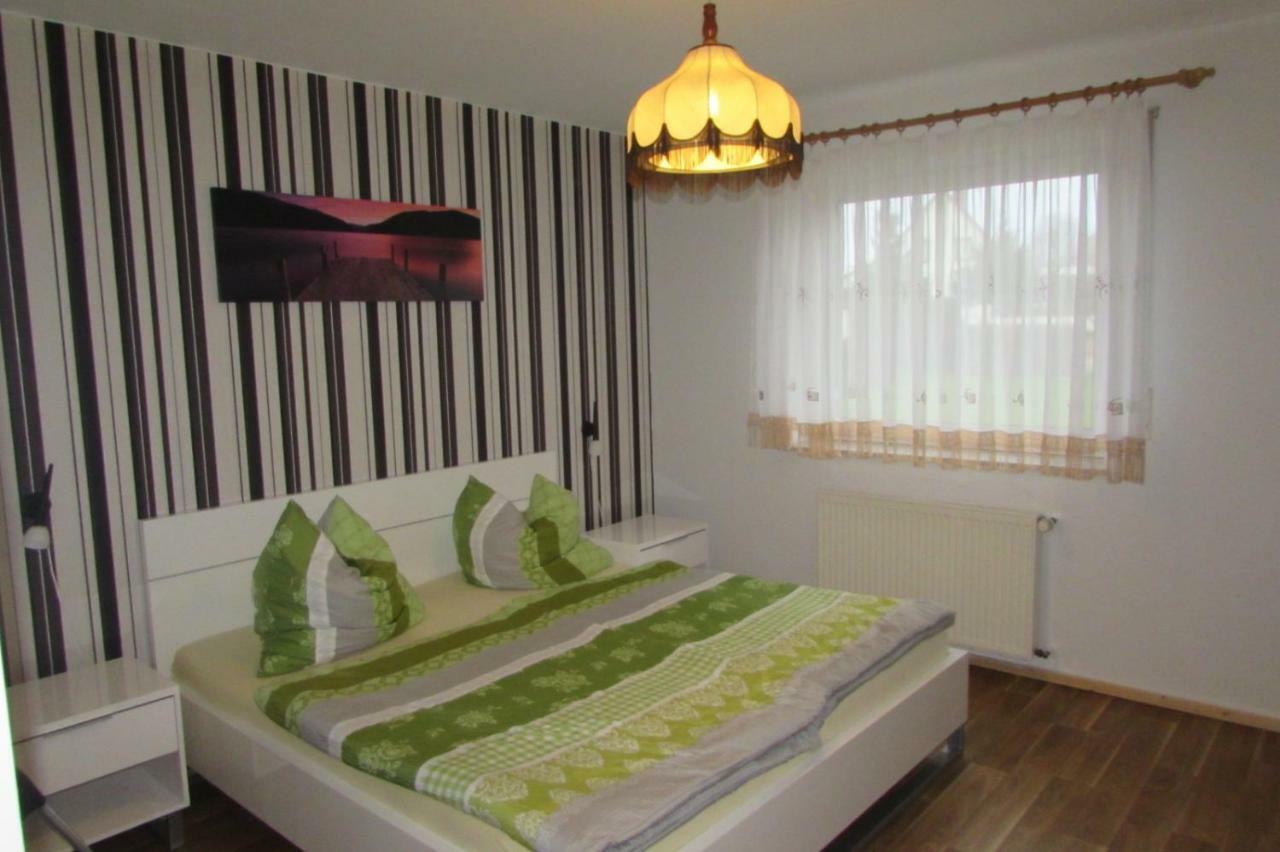Apartmán Ferienhaus Mit 2 Fewo In Mecklenburg Wesenberg Exteriér fotografie